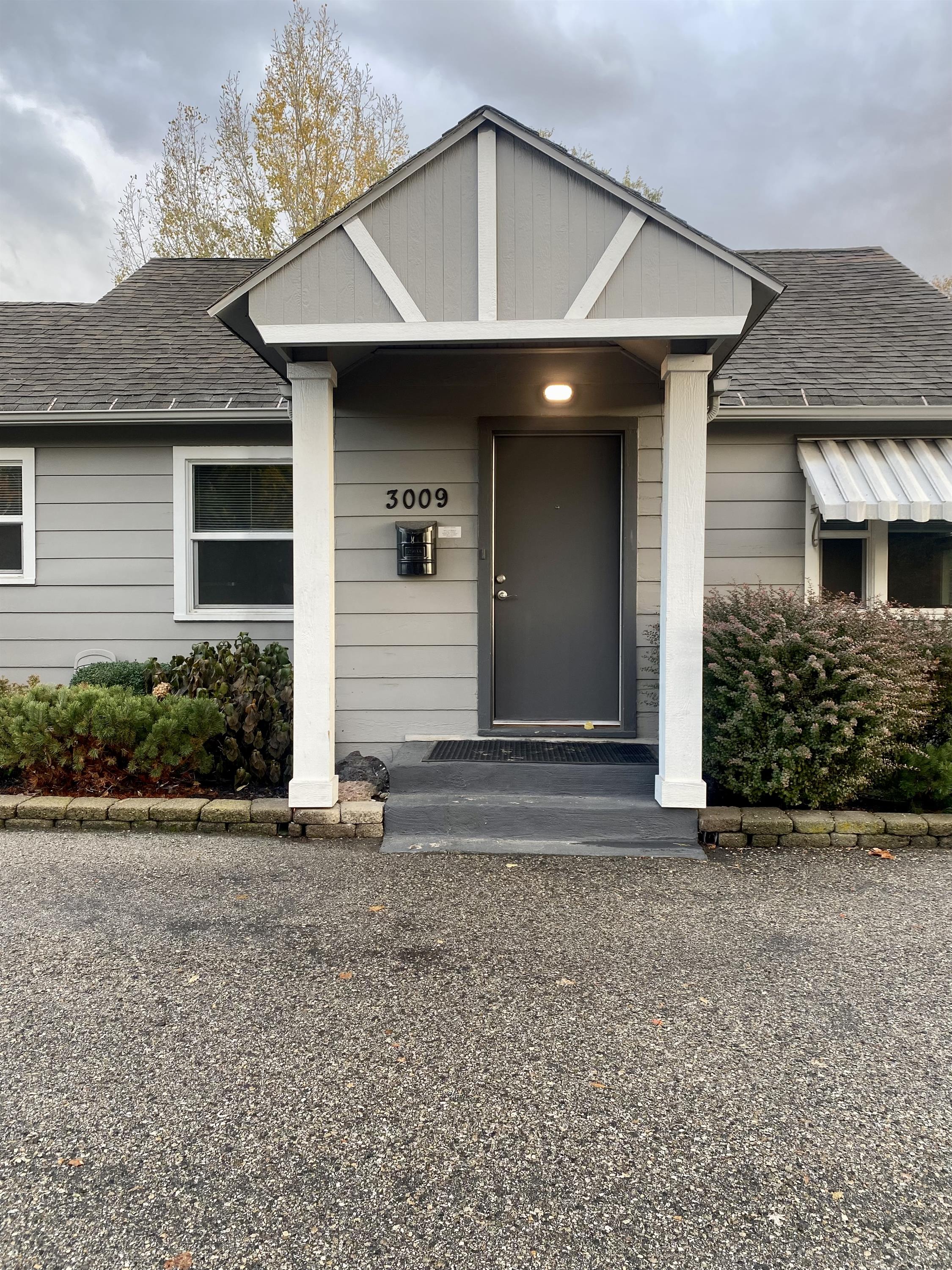 3009 1/2 West Overland Road